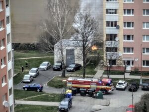 Spišská Nová Ves: Parkovacia kríza eskaluje, ohrozená je aj prejazdnosť pre záchranné zložky