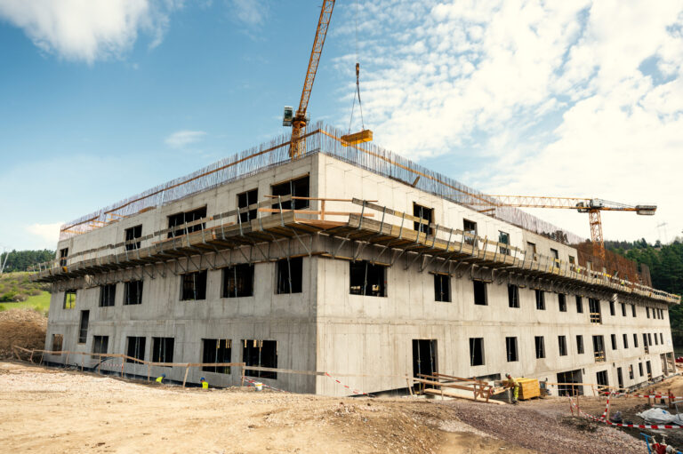 V Spišskej Novej Vsi vyrastá moderná nemocnica 21. storočia. Práce pokračujú podľa plánu