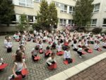 Základná škola Hutnícka dojímavo oslávila Deň matiek – vzniklo krásne video plné lásky