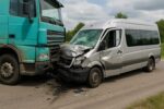 Obrovská tragédia pri Kolárove: Štyria mŕtvi a deväť zranených po zrážke kamióna a dvoch dodávok