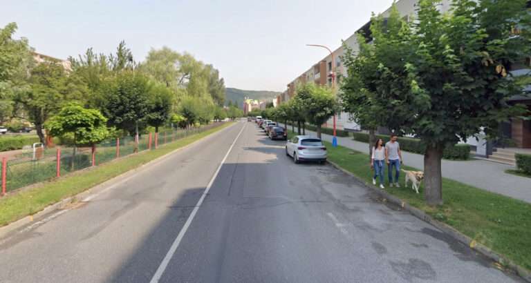 Agresia pri venčení psa v Krompachoch. Polícia začala konať z úradnej moci, obyvatelia hovoria o dlhodobom probléme