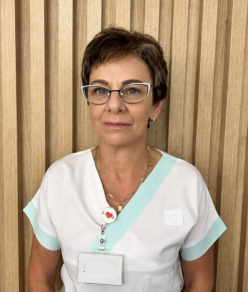 Boli sme iba pomocníčky lekárov, dnes sme odborníčky. Vedúca sestra Oľga Dzimková pracuje v Krompachoch už 44 rokov